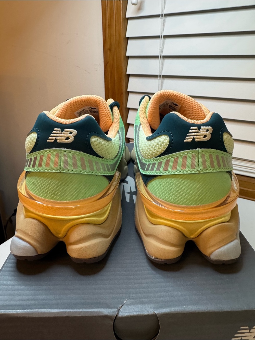 New Balance 9060 Sweetgrass Deep Ocean - Picture 3 of 9